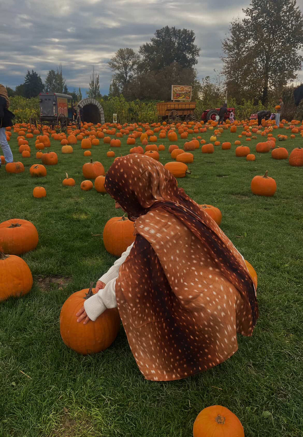 <p>Worn with Love. Shared with Grace.</p>